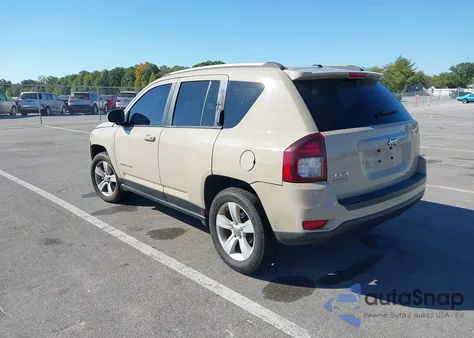 2017 Jeep Compass Latitude 4X4 from USA, damaged, VIN 1C4NJDEB9HD144428